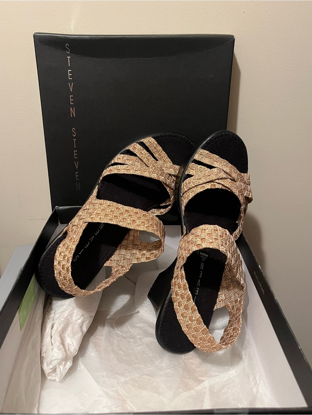 Steven by Steve Madden Women’s Rose Gold/Black Metallic Wedge Slip-On Sandals 6